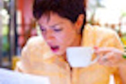 2010 04 16 09 49 45 557 Woman Reading Coffee 70