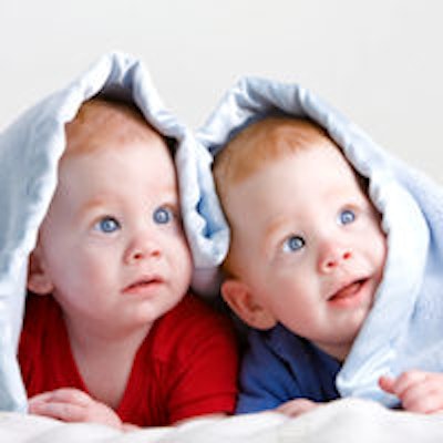 2014 05 08 16 15 01 630 Blue Eyed Twins 200