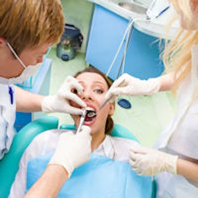 2015 02 10 17 03 36 996 Dentist Patient Hygienist 200