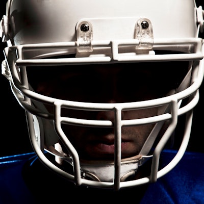 2019 11 26 19 14 9061 Football Player Helmet 400