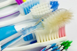 2018 11 01 22 53 4856 Toothbrushes Old 400