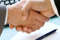 2020 10 12 22 27 1013 Hands Shaking Deal 400