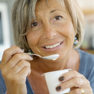 2020 11 11 16 42 0880 Senior Woman Yogurt 400