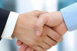 2019 06 11 20 56 1887 Hands Shaking V3 400