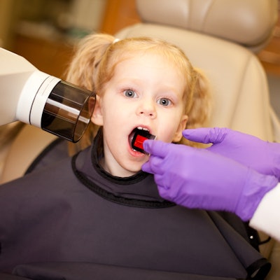 2021 04 13 22 58 1150 Dental X Ray Girl 400