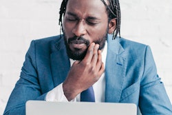 2021 04 20 22 38 6003 Man Pain Tooth Jaw2 400