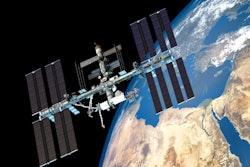 2021 05 27 00 18 4981 Space Station 400