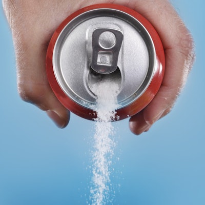 2021 06 15 23 11 1159 Soda Can Sugar Hand 400