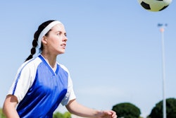 2021 07 08 00 55 4021 Soccer Ball Woman Heading 400