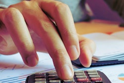 2021 10 18 16 09 6582 Business Accounting Calculator 400