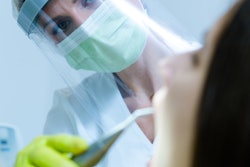 2020 12 23 23 39 1422 Dentist Coronavirus Face Shield 400