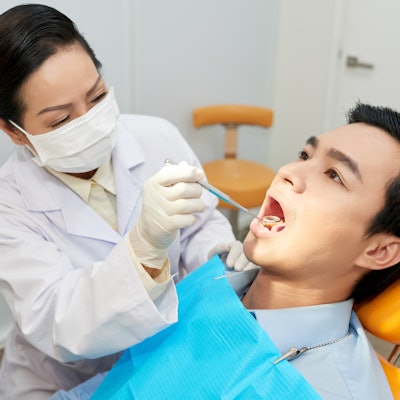 2021 09 08 22 11 0350 Dentist Man Asian 400