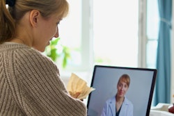 2022 01 07 22 09 4835 Teleconsultation Woman 400
