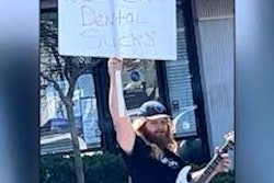 2022 03 31 21 56 5318 2022 03 31 Western Dental Protester 400