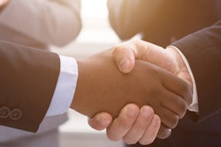 2020 07 21 15 42 4107 Handshake Meeting 400