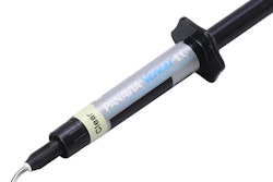 2022 04 27 16 49 0484 2022 04 27 Kuraray Panavia Veneer 400