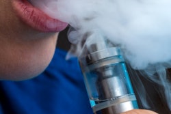 2019 12 16 22 15 2940 Vaping E Cigarette Woman 400