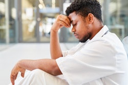 2022 05 26 17 53 6007 Doctor Technologist Burnout 400