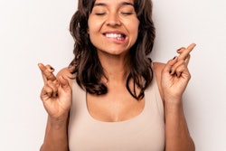 2022 06 22 17 54 2669 Crossed Fingers Young Woman 400