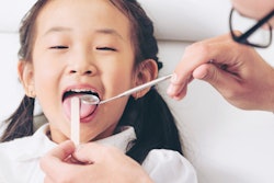 2022 07 29 22 10 5607 Girl Dental Exam 400
