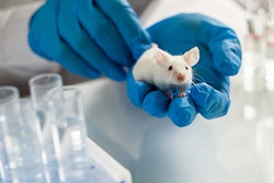 2022 09 02 20 57 9692 Mouse Lab 400