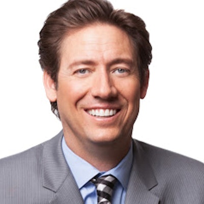 Dr. Joe Willardsen, a cosmetic dentist from True Dentistry in Las Vegas.