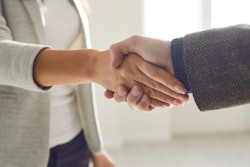 2020 05 07 19 42 3964 Business Handshake Woman 400