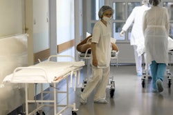 2022 11 17 14 54 8942 Hospital Corridor Gurney 400