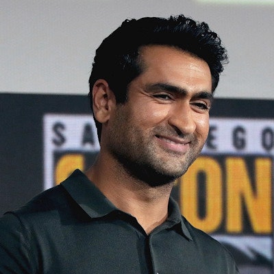 2022 11 21 14 22 1689 2022 11 21 Kumail Nanjiani 400