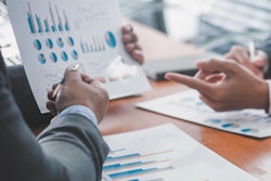 2019 12 17 22 15 5841 Business Deal Corporate 400