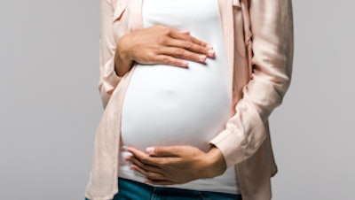 2022 08 24 15 52 6869 Pregnant Woman Holding Belly