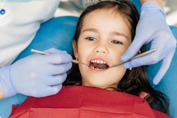 2022 10 26 23 30 3875 Teeth Exam Little Girl 400