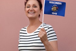 2023 02 01 23 37 6427 Wisconsin Flag Woman 400