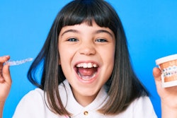 2023 03 09 23 31 5767 Aligner Girl Braces 400