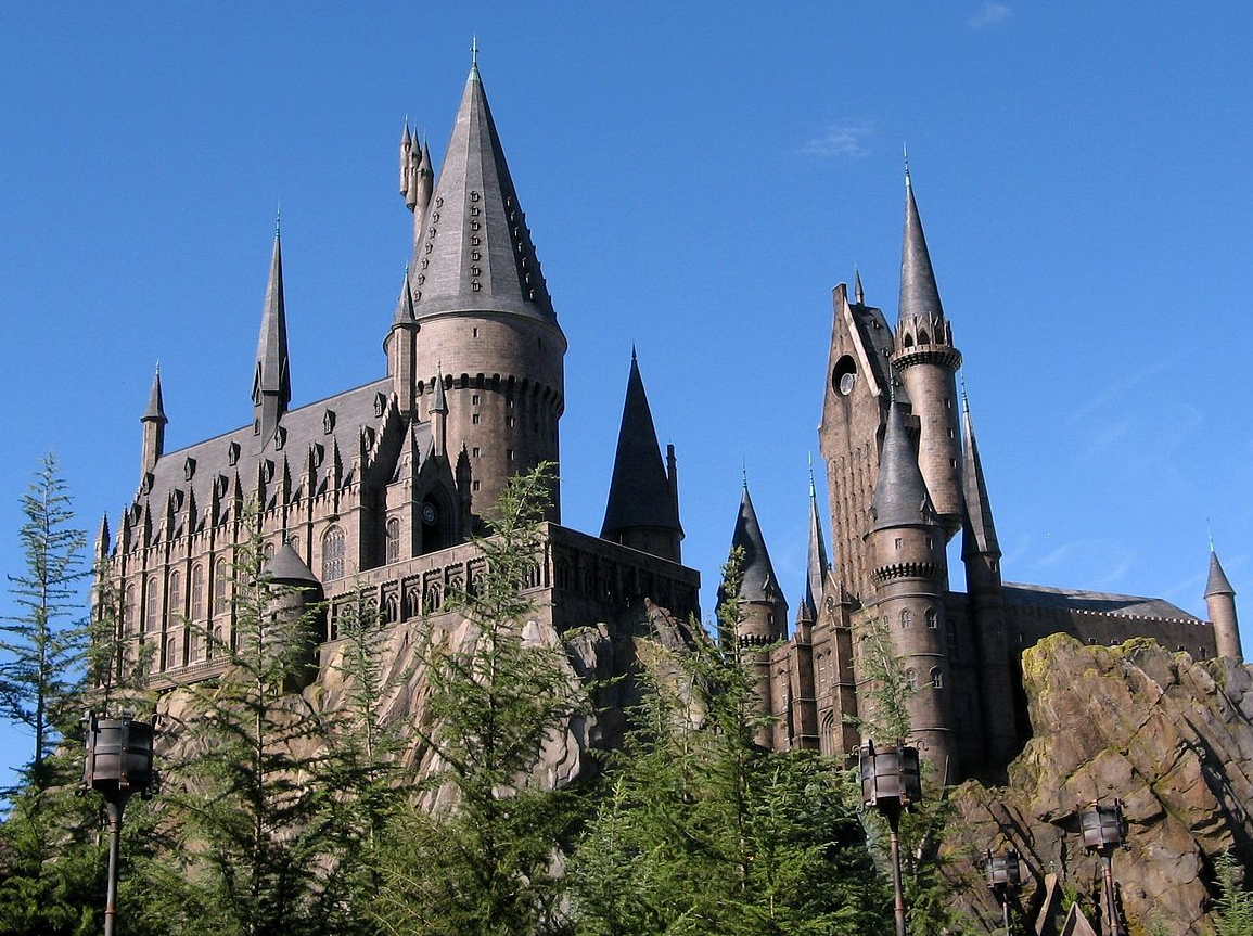 Hogwarts Castle in the Wizarding World of Harry Potter at Universal Orlando. Image courtesy of Rstoplabe14/Wikipedia. CC BY-SA 3.0