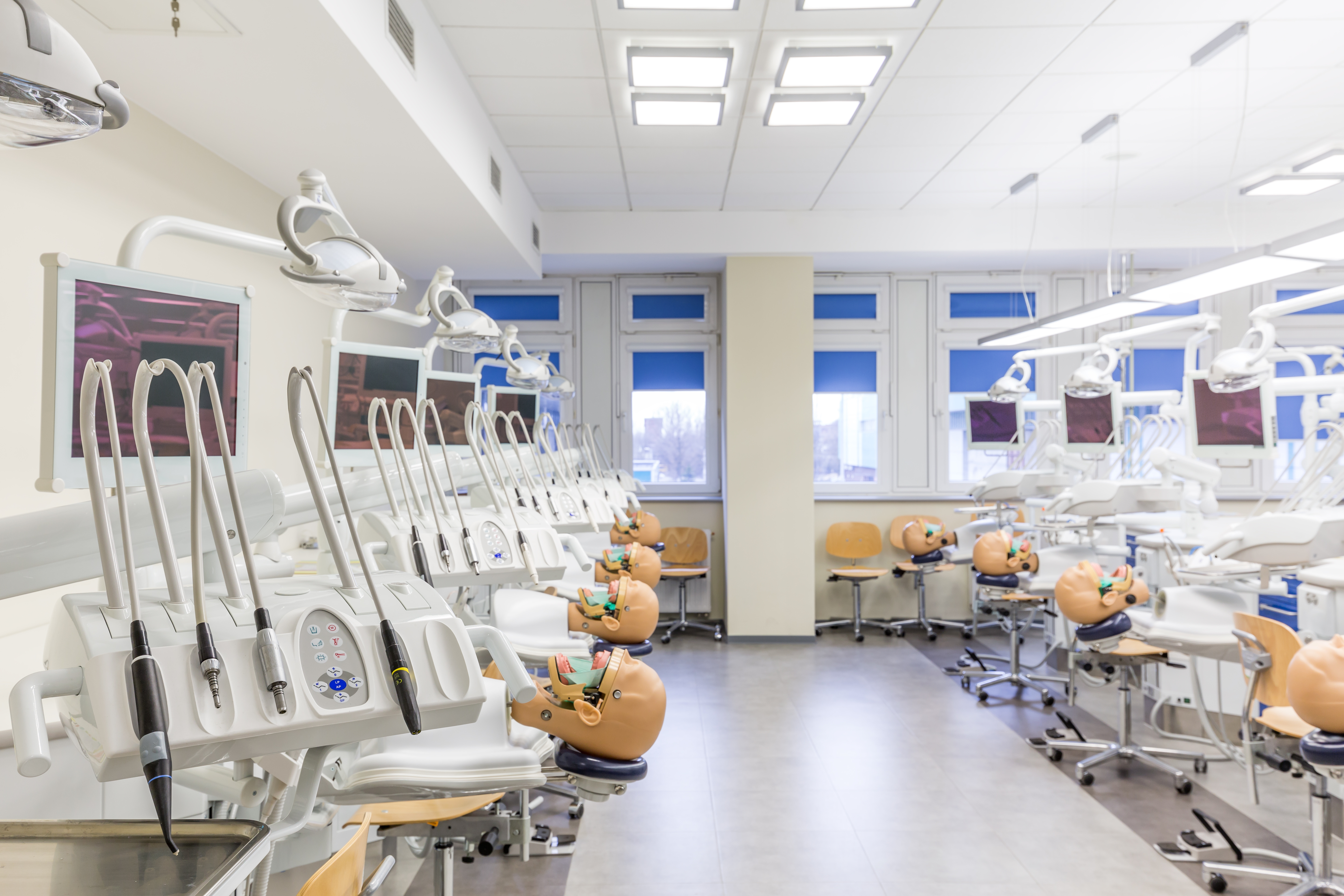 Texas Dental School Launches New Oral Health Center DrBicuspid Com   Dental School Classroom.656e472b2377d 