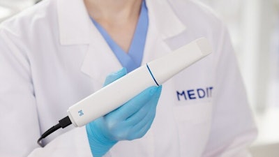 The Medit i900 intraoral scanner. Image courtesy of Medit.