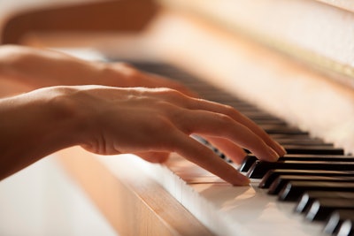Piano Womans Hands Arizanko