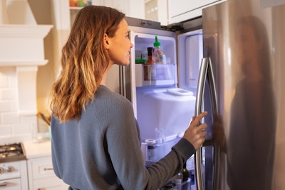 Woman Refrigerator Wavebreak3