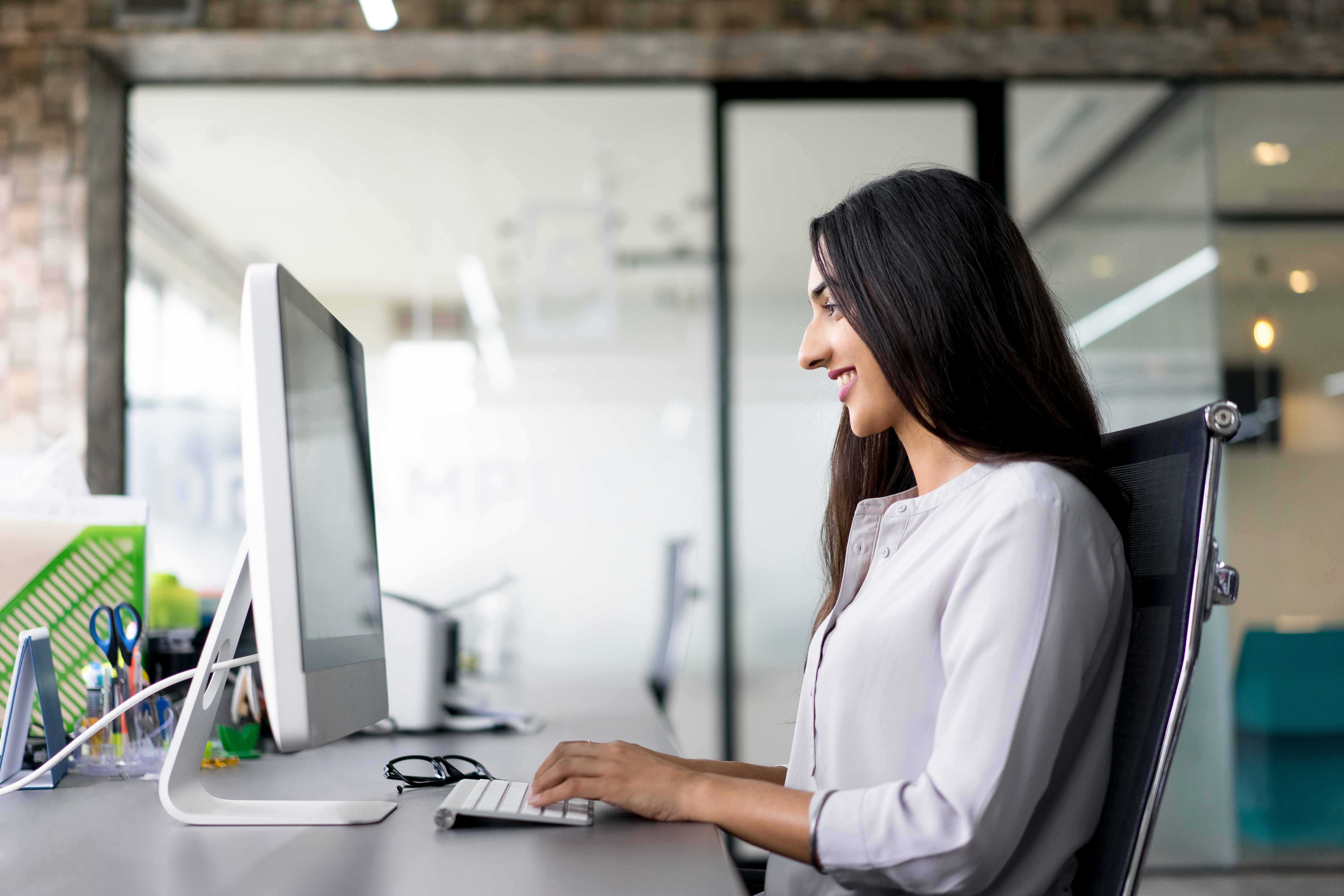 Woman Computer Office Mangostar