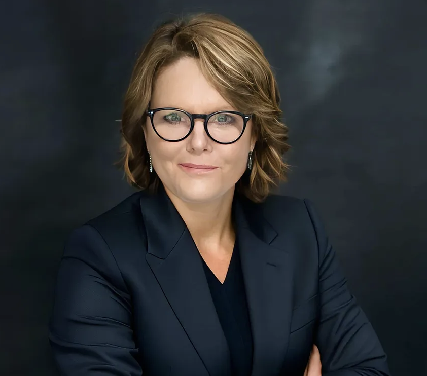 Headshot of Anne Genge.