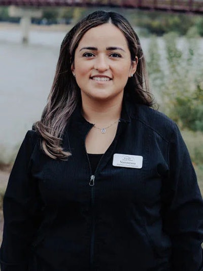 Vannessa De La Torre, RDH.