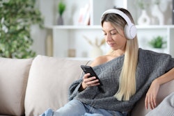 Woman Headphones Smartphone Pheelings Media