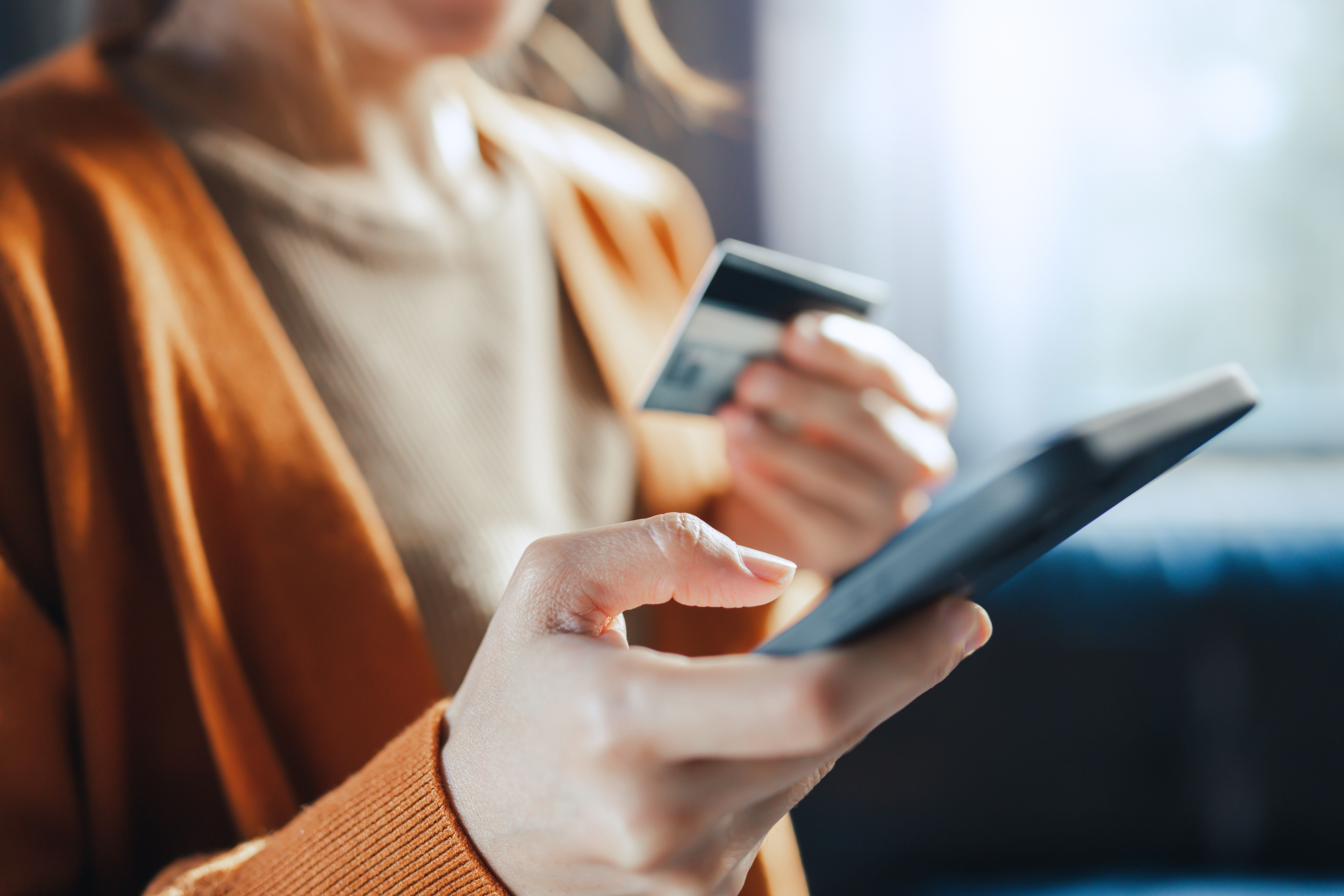 Credit Card Smartphone Oatawa