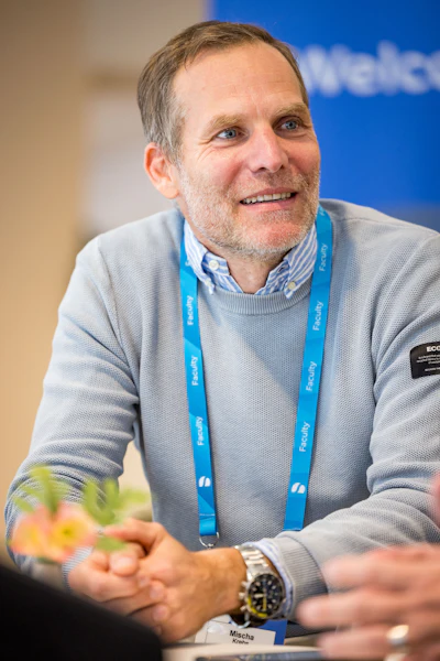 Dr. Mischa Krebs.