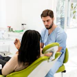 Dentist Consult Patient Zamrznuti Tonovi