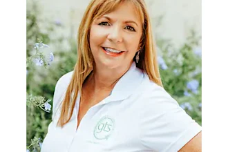 Headshot of Denise Ciardello.