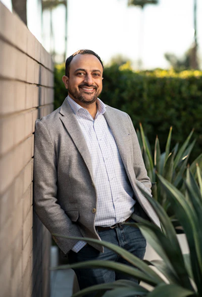 Headshot of Dr. Meena Barsoum, global head of clinical strategy, at SprintRay.