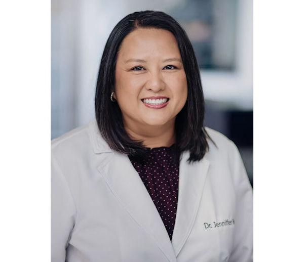 Headshot of Dr. Jennifer You, founder and CEO of Lumos Dental.